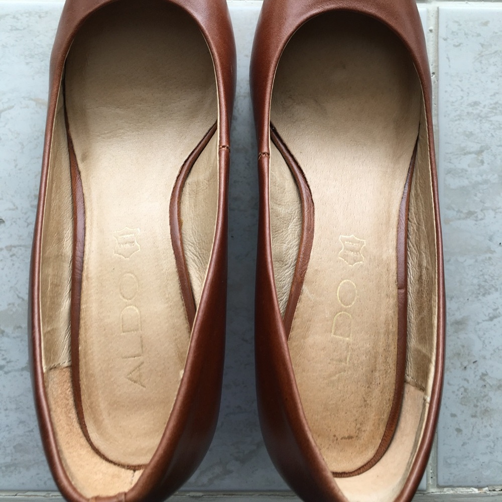 Shoes - Picture 2 of 7
